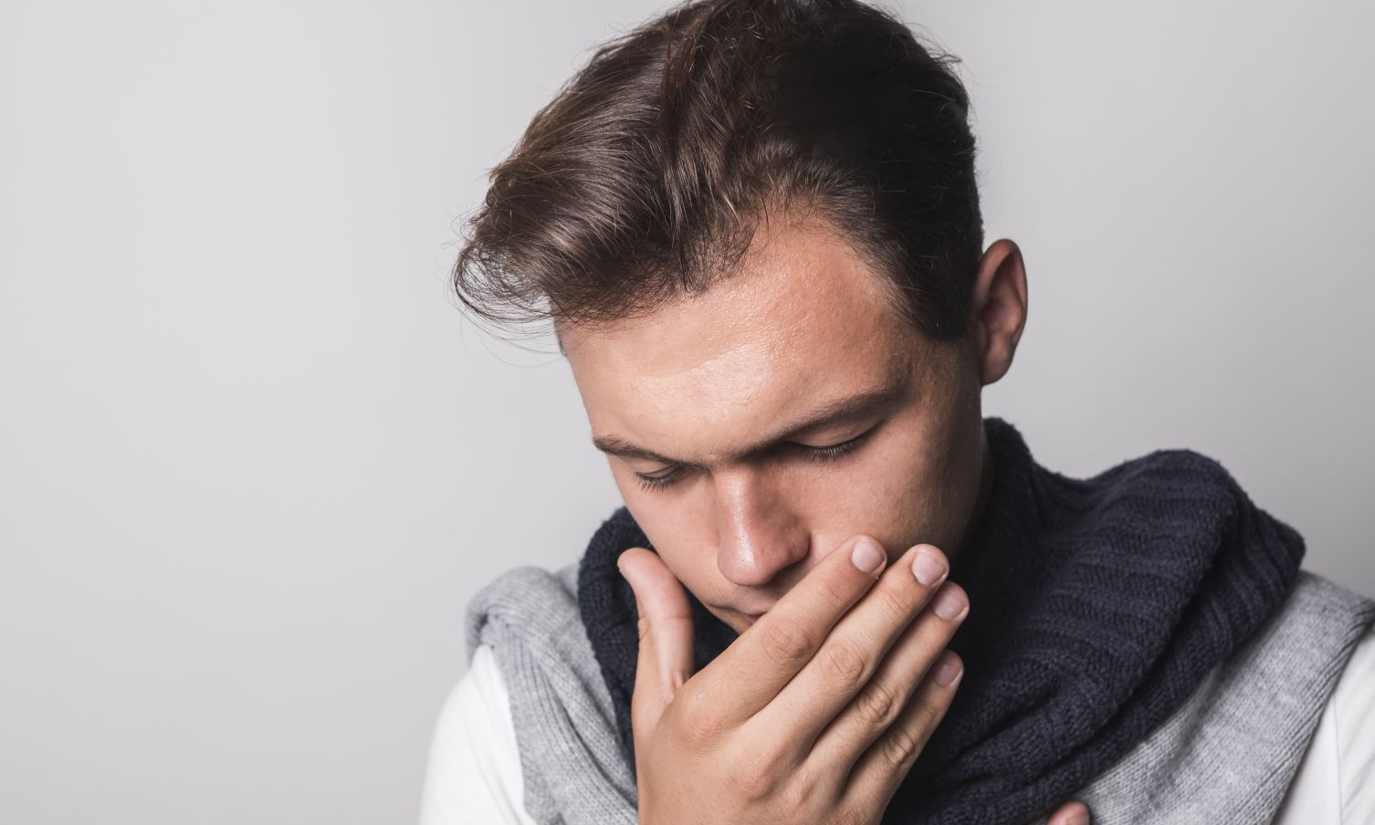 Jak ból gardła wpływa na emisję głosu?