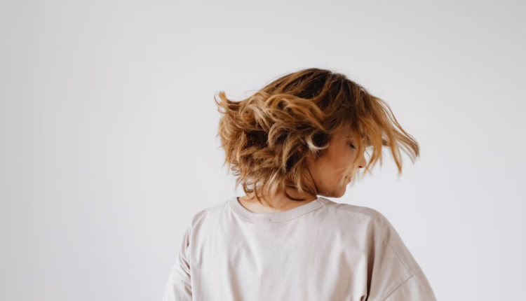 jak chronić włosy przed szkodliwymi czynnikami